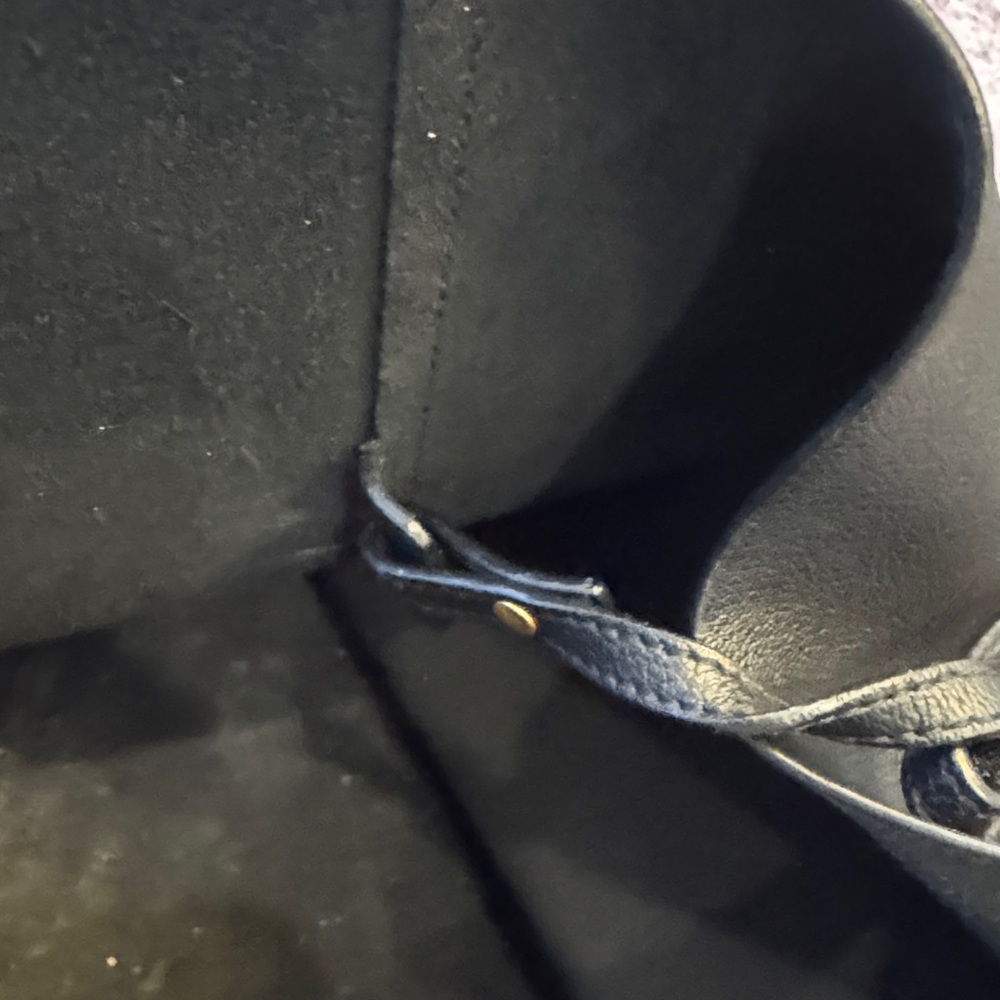 Saint Laurent Black Tote Bag - Picture 12 of 16